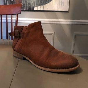 Leather/suede ankle boots